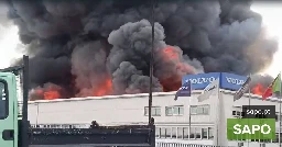 Incêndio de grandes dimensões na zona industrial do Porto, ouvidas explosões